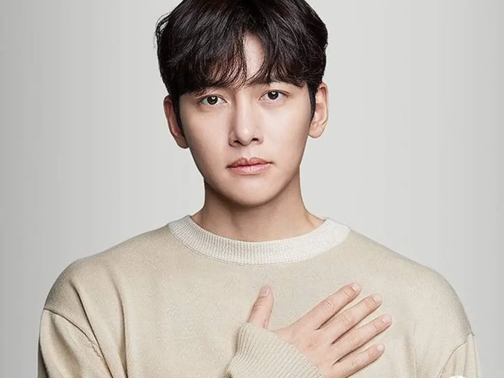 Agência de Ji Chang Wook Emite Pedido de Desculpas por Incidente de Fumo em Ambientes Fechados durante Gravações de "De Volta às Raízes"