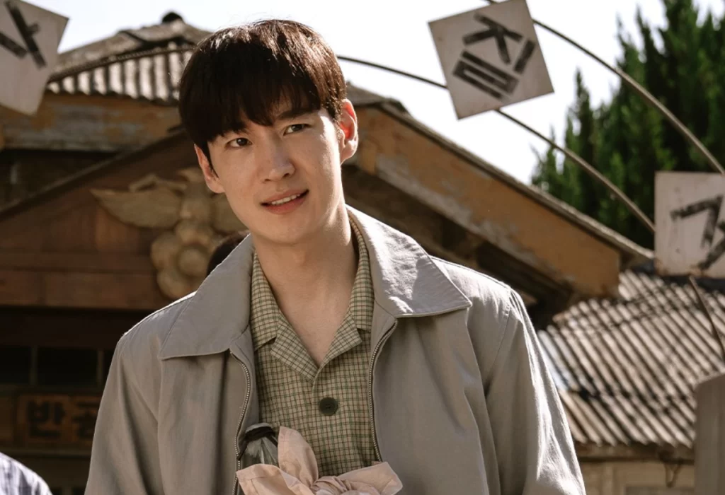 Novo drama, “Chief Investigation 1958”, revela imagens de Lee Je-hoon antes da estreia