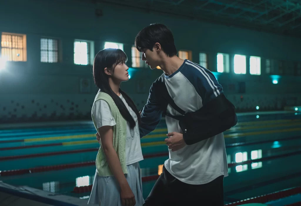 "Lovely Runner": Kim Hye Yoon e Byeon Woo Seok Aquecem o Coração dos Fãs em Fotos Românticas