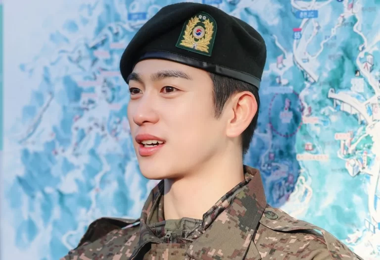 Jinyoung é Dispensado do Exército e Dá Dicas Sobre Novo Drama e Retorno do GOT7